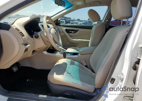 2015 Nissan Altima 2.5 z USA, uszkodzony, nr VIN 1N4AL3AP4FC411956